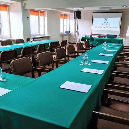 Hotel Accademia Ostrowiec Swietokrzyski Bagian luar foto